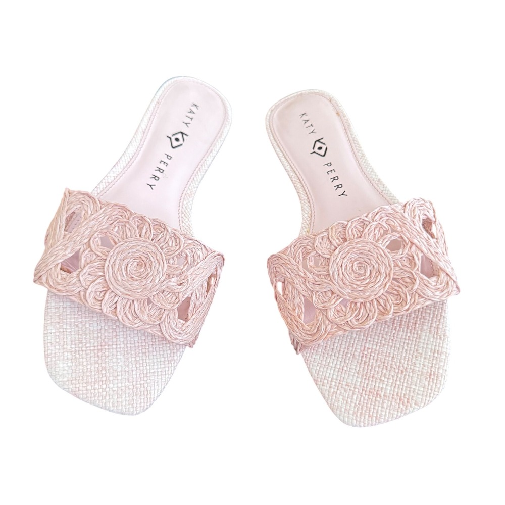 Katy Perry Garden Woven Pink Sandals
Sz 7‎ woman Darker pink in person
Pre loved